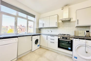 3 bed flat, High Road, Beeston, Nottingham, NG92LH - Image 7